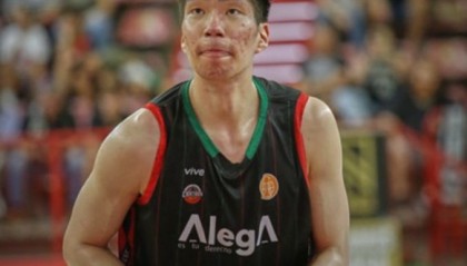 爆发！余嘉豪留洋第二场轰17分 难阻加时1分惜败吞两连败